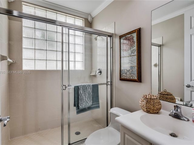 Дом в аренду по адресу 3206 NE 212th St - фото 6823791