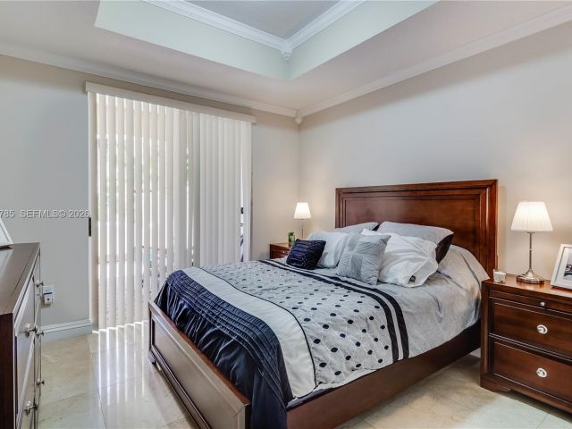 Дом в аренду по адресу 3206 NE 212th St - фото 6823792