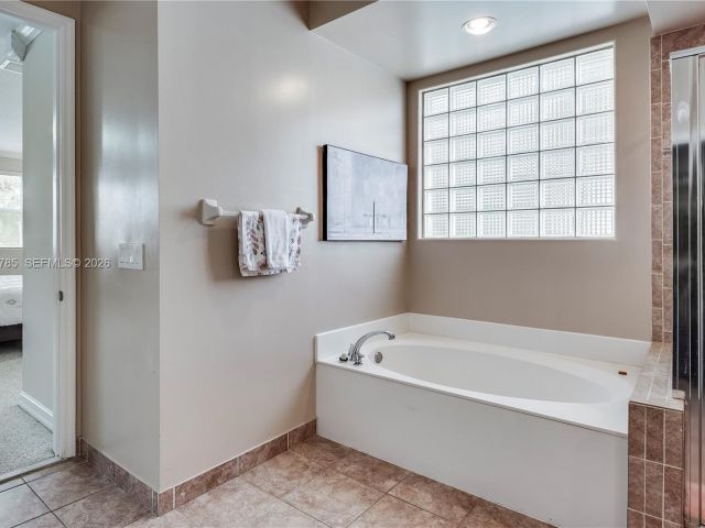 Дом в аренду по адресу 3206 NE 212th St - фото 6823793