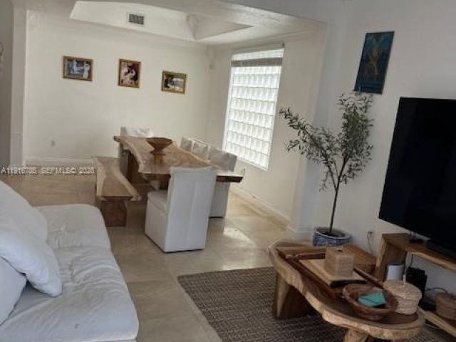 Дом в аренду по адресу 3206 NE 212th St - фото 6823797