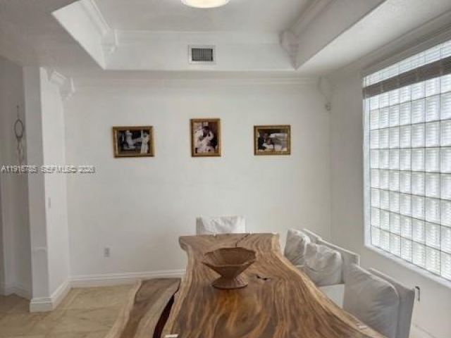 Дом в аренду по адресу 3206 NE 212th St - фото 6823800