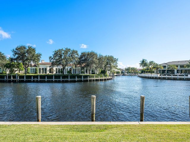 Продажа дома по адресу 368 S Maya Palm Drive - фото 6808919