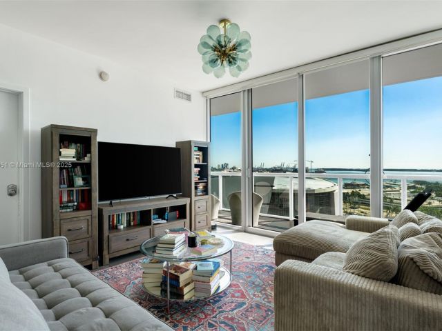 Продажа квартиры #1704 - фото 6807779