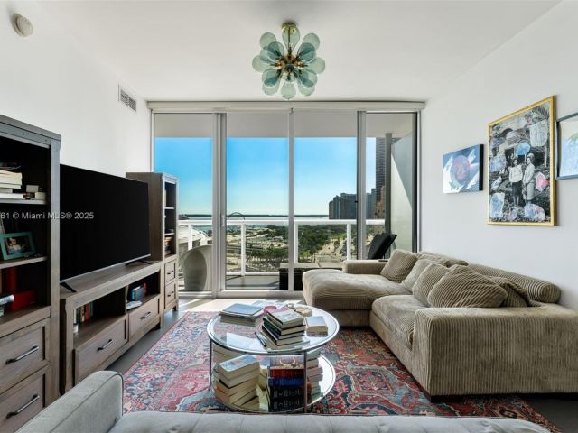 Продажа квартиры #1704 - фото 6807780