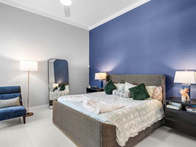 Продажа дома по адресу 2413 NW 64th Street - фото 6808882