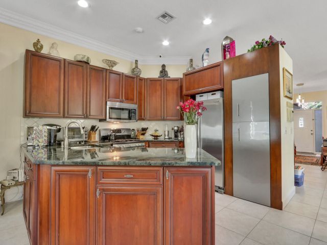 Продажа дома по адресу 8241 Heritage Club Drive - фото 6808334