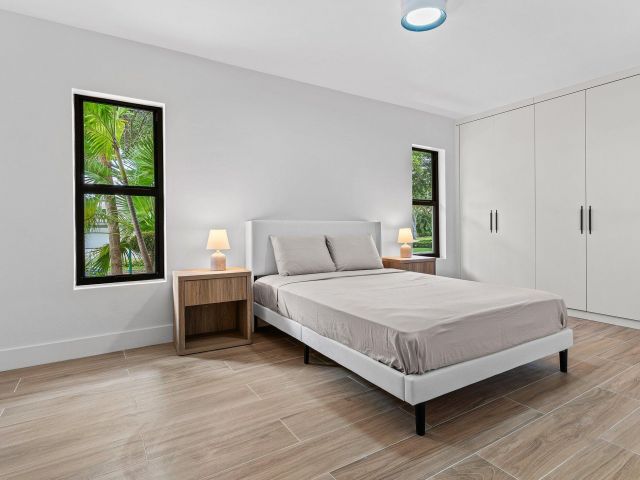 Дом в аренду по адресу 2668 NW 41st Street - фото 6830354