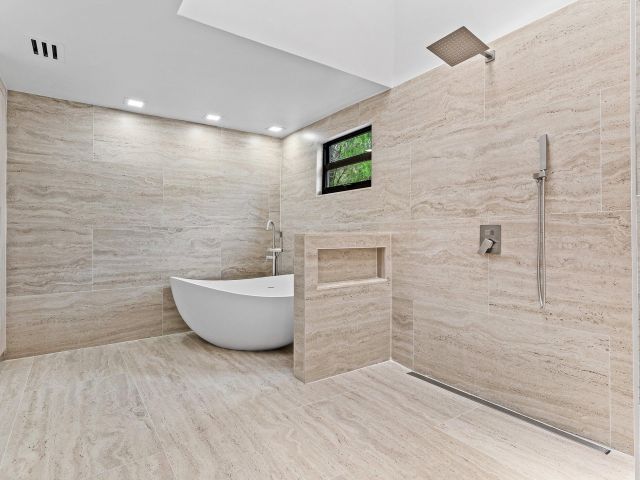 Дом в аренду по адресу 2668 NW 41st Street - фото 6830358