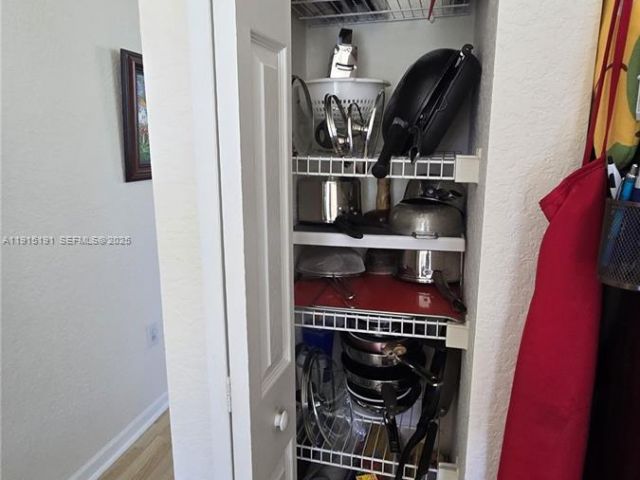 Продажа дома по адресу 7950 NW 20th St - фото 6822509