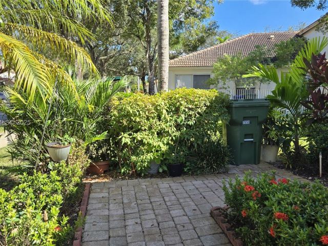 Продажа дома по адресу 7950 NW 20th St - фото 6822517