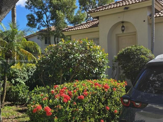 Продажа дома по адресу 7950 NW 20th St - фото 6822518