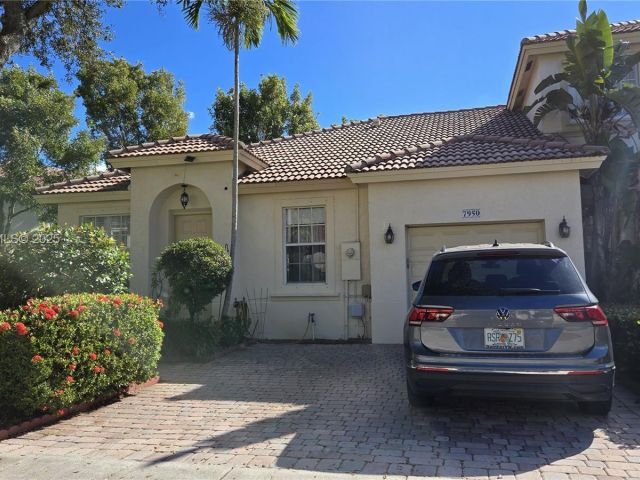 Продажа дома по адресу 7950 NW 20th St - фото 6822523