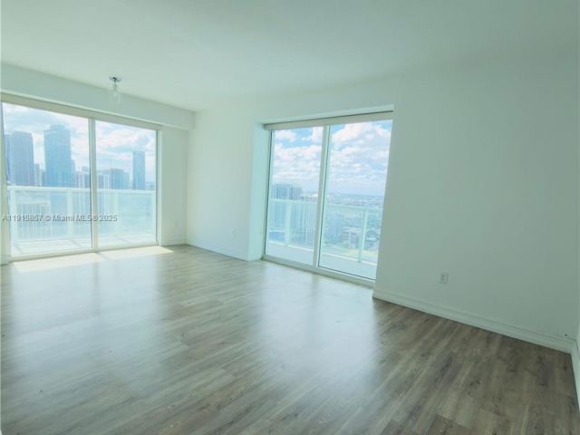 Квартира в аренду номер3811 - фото 6809701