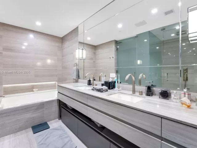 Продажа квартиры #1002 - фото 6805479