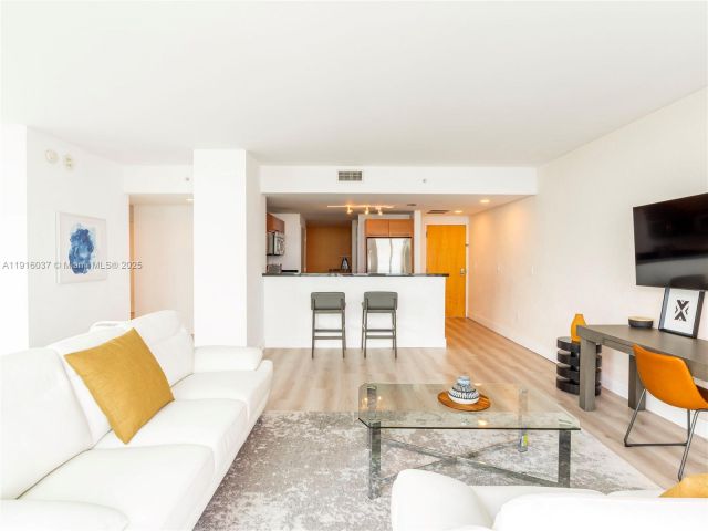 Квартира в аренду номер3703 - фото 6808773