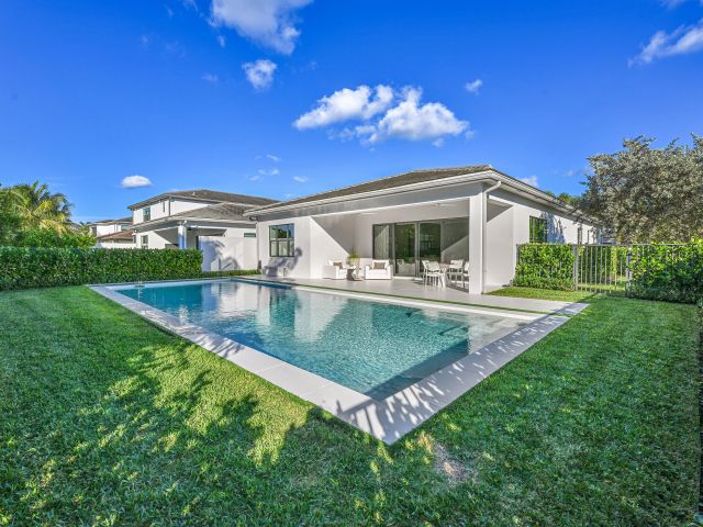 Продажа дома по адресу 8538 Apple Falls Lane - фото 6839582