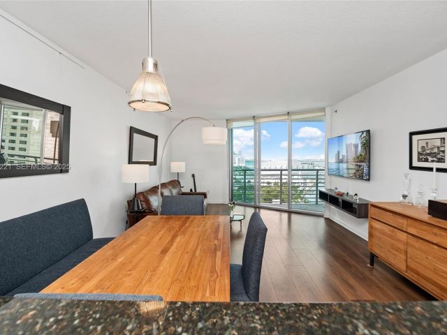 Продажа квартиры #2918 - фото 6812141