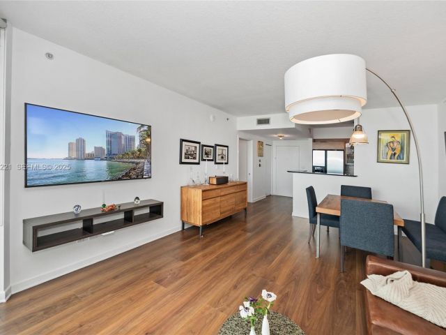 Продажа квартиры #2918 - фото 6812146