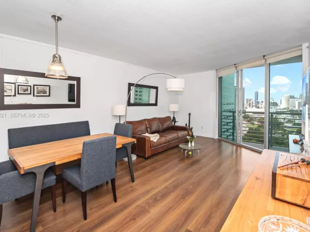 Продажа квартиры #2918 - фото 6812140