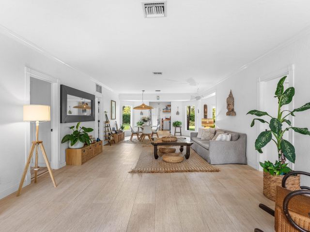 Продажа дома по адресу 2573 SW 30th Terrace - фото 6807573