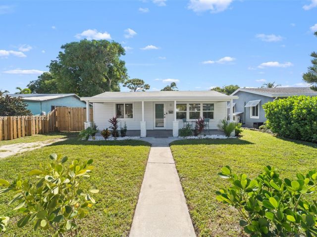 Дом в аренду по адресу 1464 NE 24th St - фото 6807210