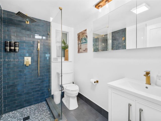 Дом в аренду по адресу 1464 NE 24th St - фото 6807215