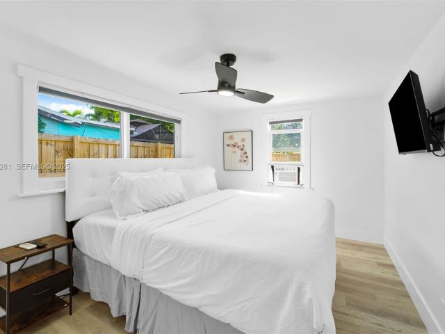 Дом в аренду по адресу 1464 NE 24th St - фото 6807217