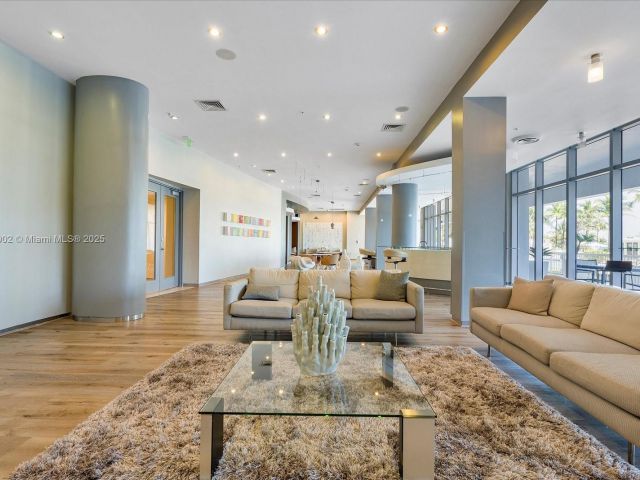 Квартира в аренду номер523 - фото 6817196