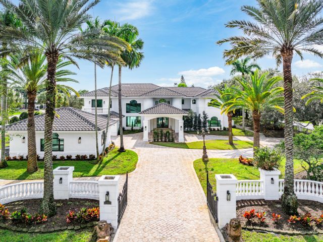 Продажа дома по адресу 17600 E Fieldbrook Circle E - фото 6846576