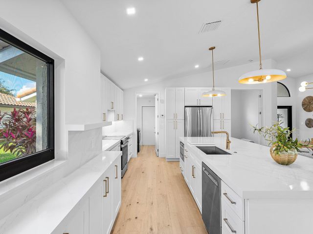 Продажа дома по адресу 5723 Aspen Ridge Circle - фото 6826340