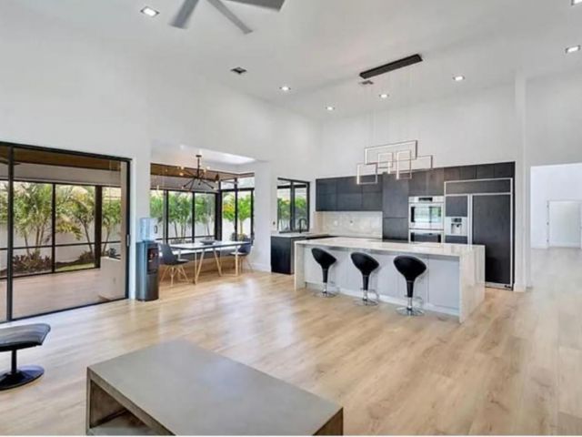 Продажа дома по адресу 2299 NW 55th Street - фото 6814451