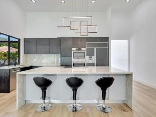 Продажа дома по адресу 2299 NW 55th Street - фото 6814453