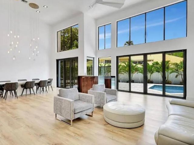 Продажа дома по адресу 2299 NW 55th Street - фото 6814459