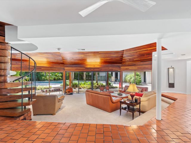 Продажа дома по адресу 815 Tangerine Way - фото 6826609