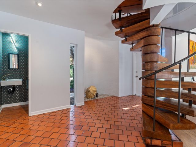 Продажа дома по адресу 815 Tangerine Way - фото 6826610