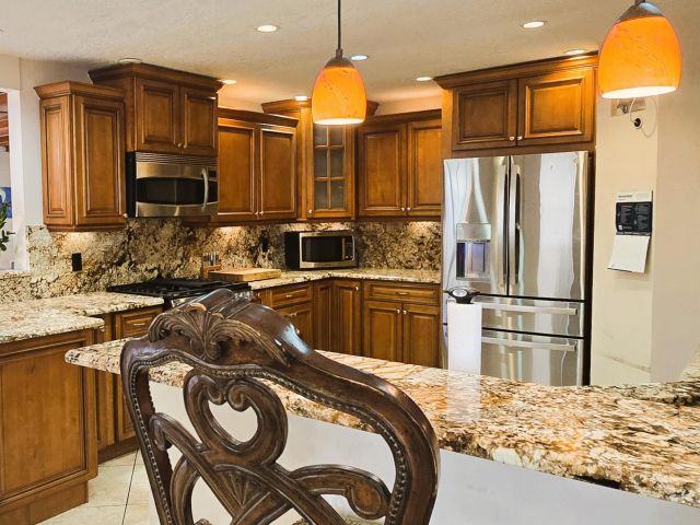 Продажа дома по адресу 819 Colonial Road - фото 6814161