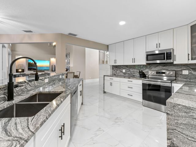 Продажа дома по адресу 17242 Ventana Drive - фото 6814366