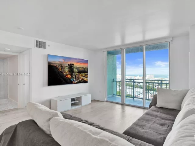 Продажа квартиры #1907 - фото 6811484