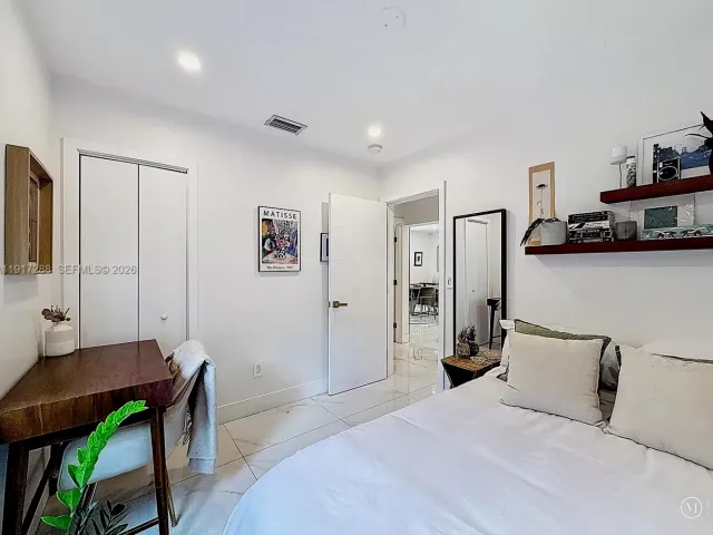 Дом в аренду по адресу 1367 NW 41st St - фото 6810370