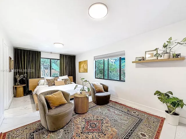 Дом в аренду по адресу 1367 NW 41st St - фото 6810373