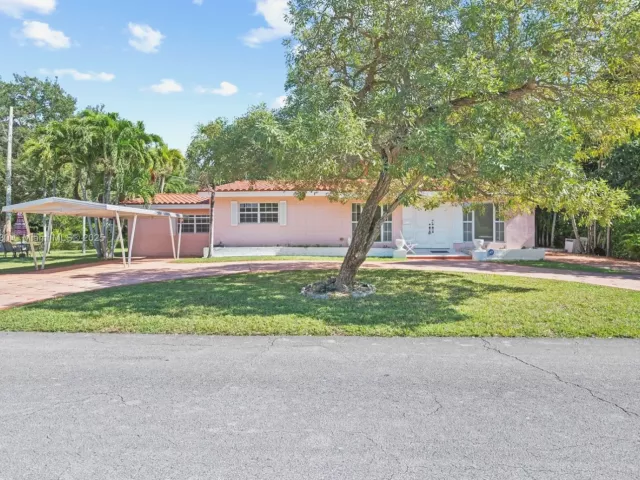 Продажа дома по адресу 700 NE 118th St - фото 6810447