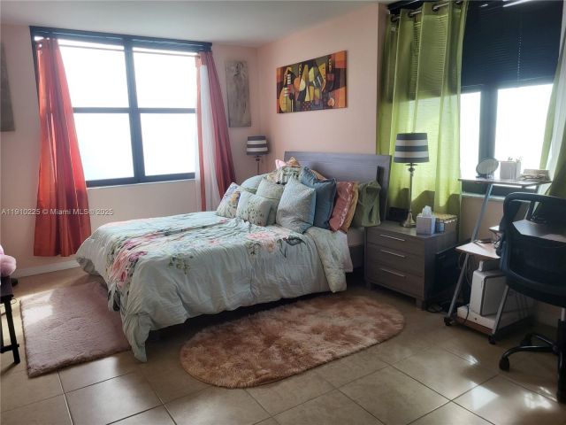 Квартира в аренду номер2401 - фото 6811836