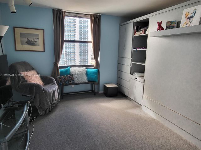 Квартира в аренду номер2401 - фото 6811840