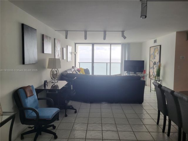 Квартира в аренду номер2401 - фото 6811848