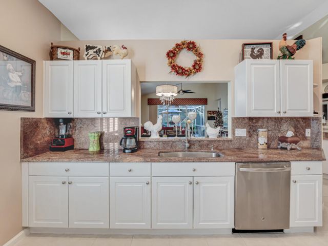 Продажа дома по адресу 9174 Bay Point Circle - фото 6836009