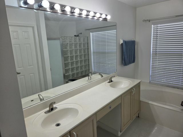 Продажа дома по адресу 3021 Casa Rio Court - фото 6813766