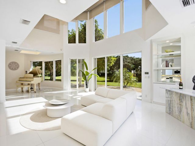 Продажа дома по адресу 16740 Echo Hollow Circle - фото 6820754