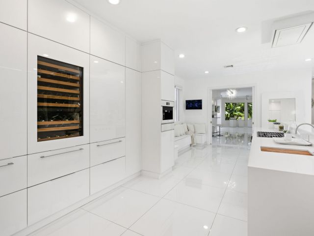 Продажа дома по адресу 16740 Echo Hollow Circle - фото 6820756