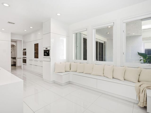 Продажа дома по адресу 16740 Echo Hollow Circle - фото 6820757