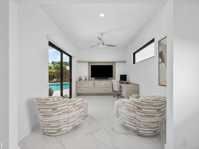 Продажа дома по адресу 4760 Bocaire Boulevard - фото 6814575